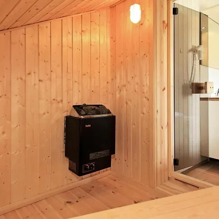 6 Person In Grömitz